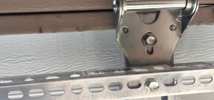 commercial garage door hinges repair in Brisbane